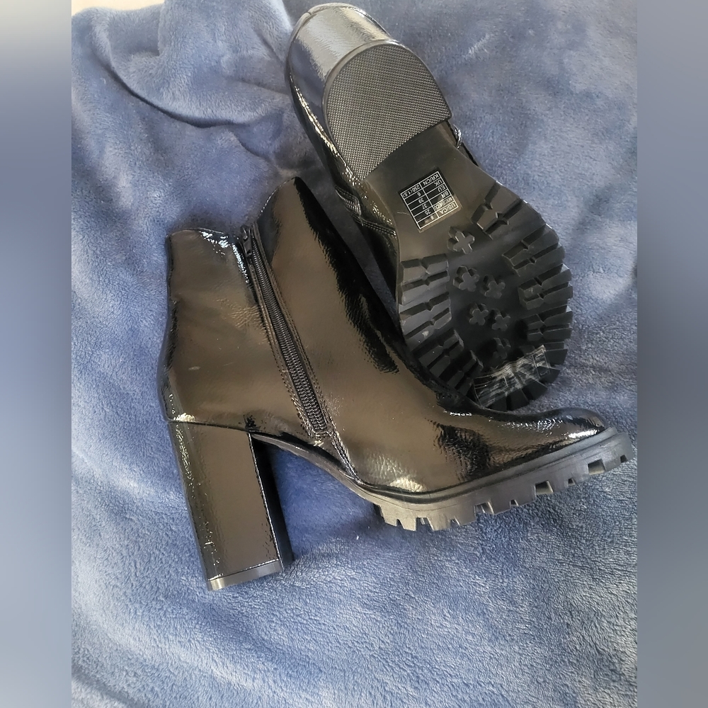 Shoes - Picture 2 of 2